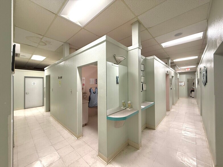 3015 S Crenshaw Blvd, Los Angeles, CA for lease - Building Photo - Image 2 of 6