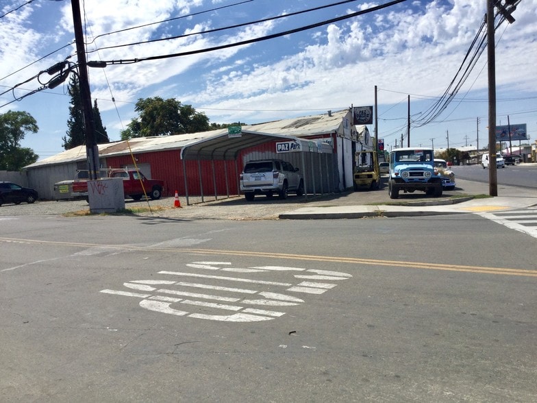 2382 Waterloo Rd, Stockton, CA 95205
