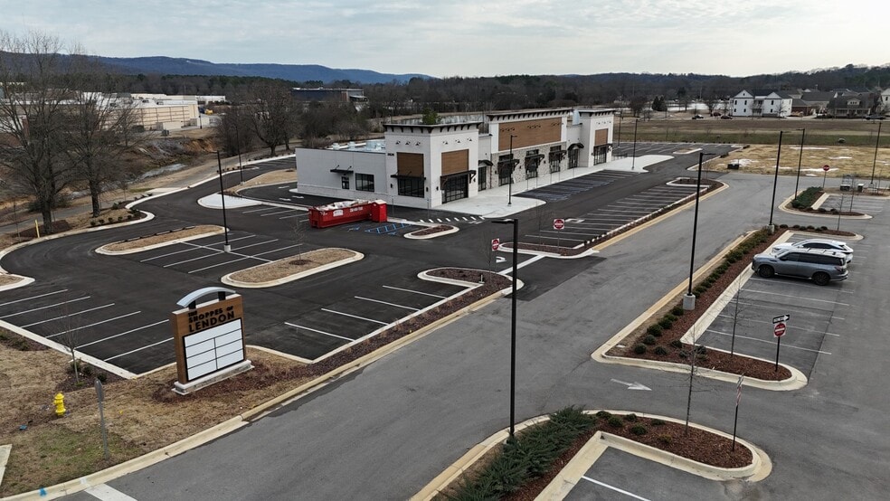 2626 Carl T Jones SE Dr, Huntsville, AL for lease - Building Photo - Image 3 of 5