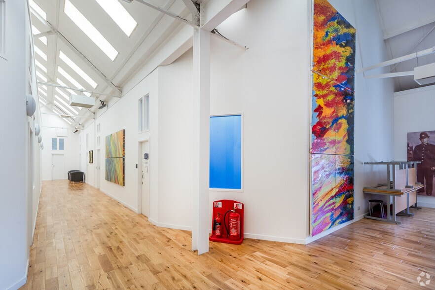 99 Giles St, Edinburgh for lease - Building Photo - Image 1 of 9