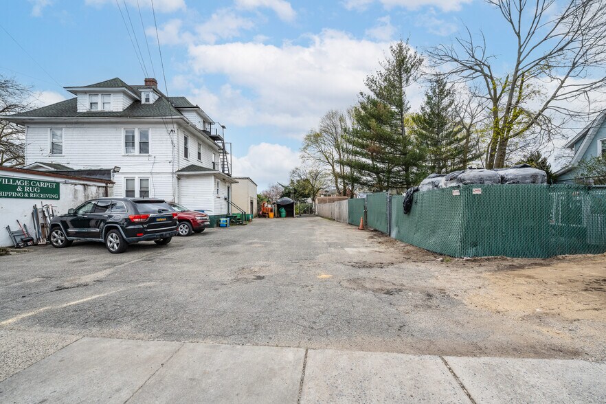 349 Hempstead Ave, West Hempstead, NY for sale - Building Photo - Image 3 of 12