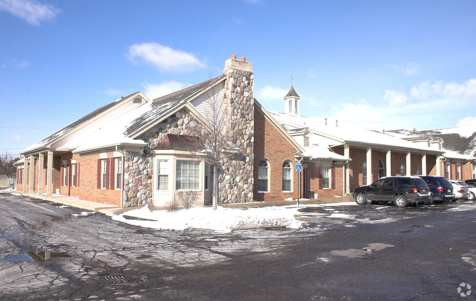 45445 Mound Rd, Shelby Township, MI for lease - Building Photo - Image 3 of 4