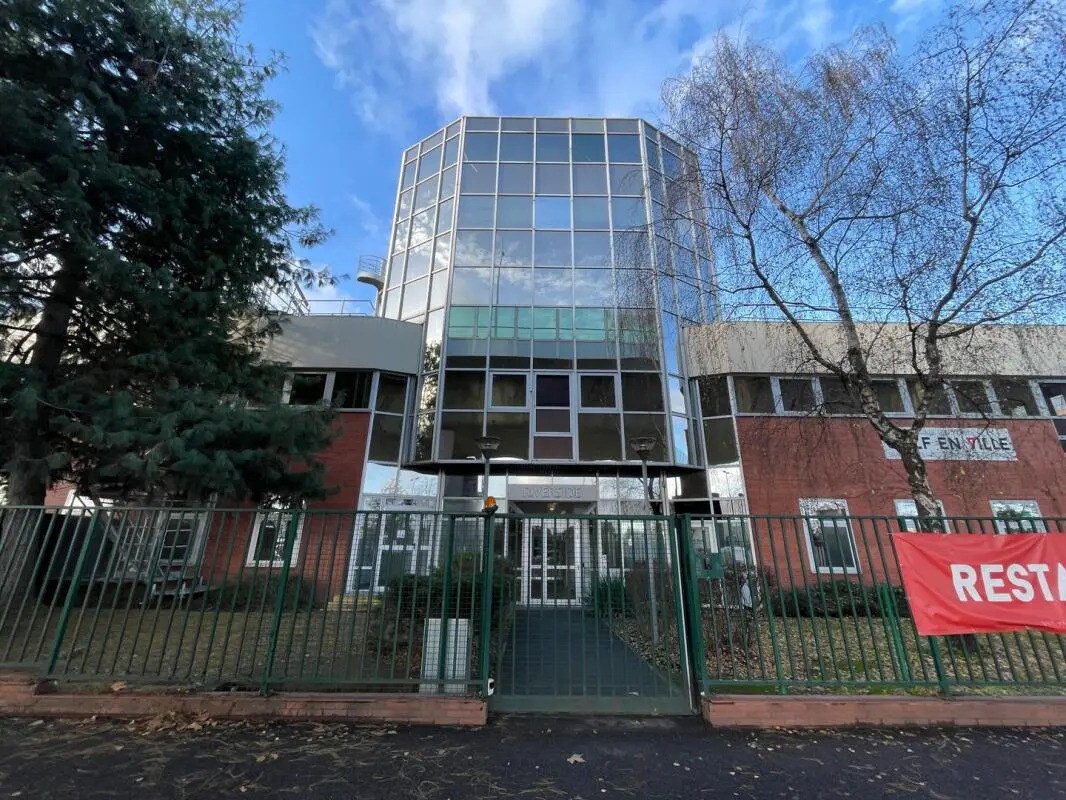 Flex in Saint-Cloud for sale Building Photo- Image 1 of 5