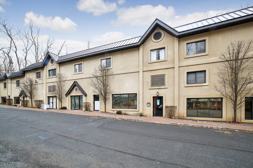 7-11 Legion Dr, Valhalla, NY for lease - Building Photo - Image 3 of 24