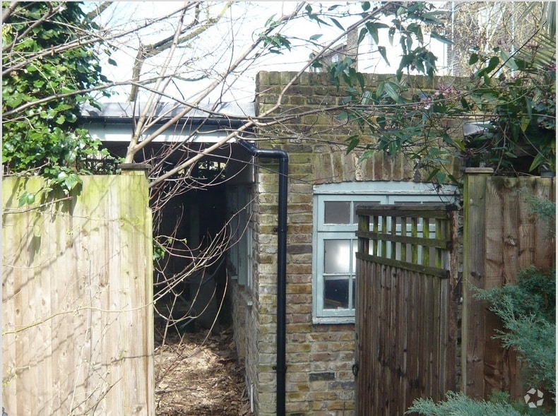 8 North Side, London for sale Primary Photo- Image 1 of 1