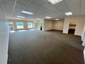 201 N Oak Ave, Cookeville, TN for lease Interior Photo- Image 2 of 10