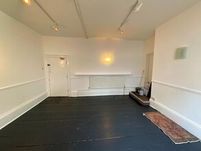 38-39 Silver St, Lincoln for lease Interior Photo- Image 1 of 4