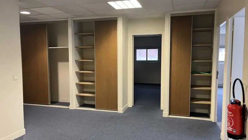 Rue De La Batardière, Saint-Jean-de-la-Ruelle for lease - Building Photo - Image 3 of 10