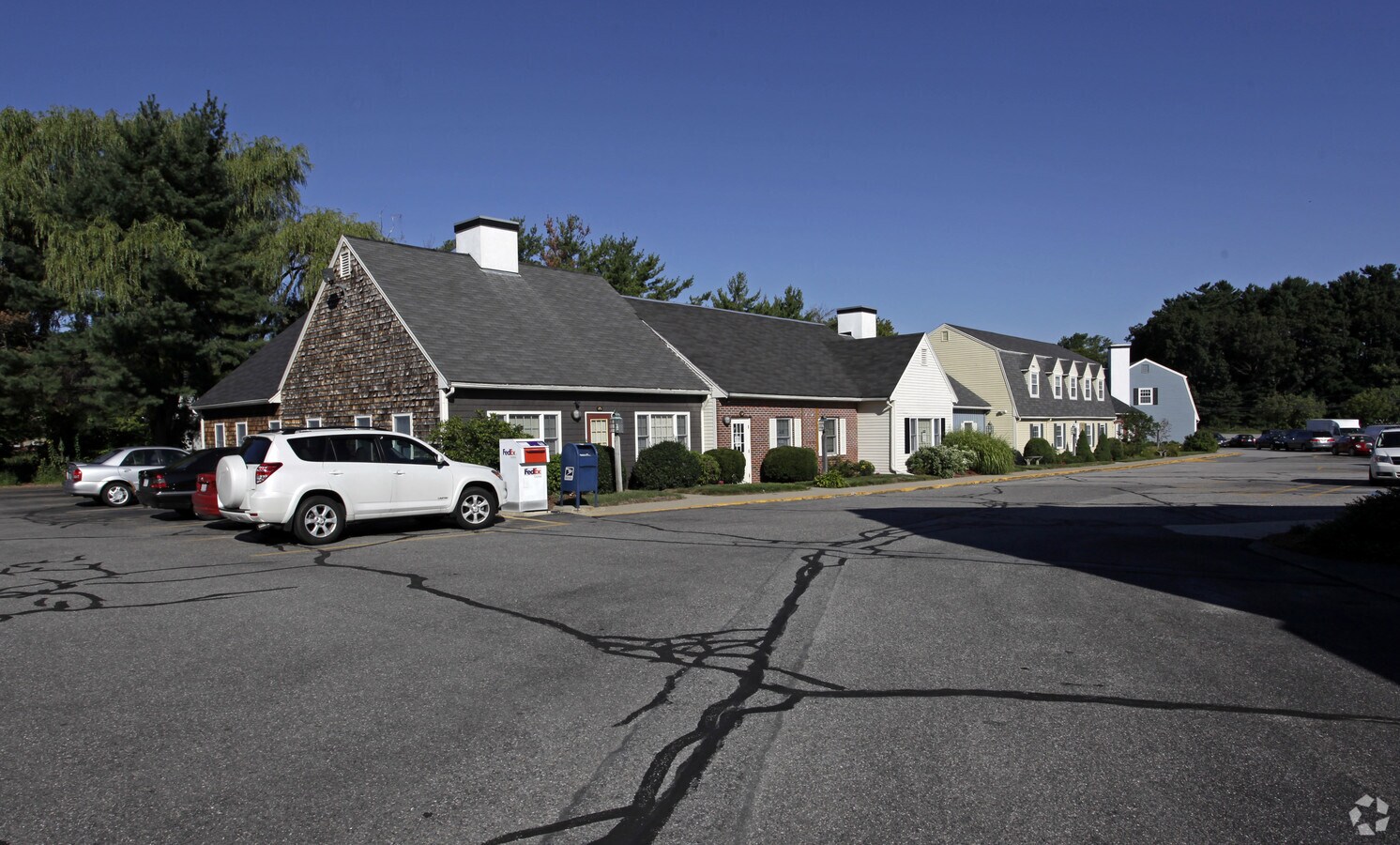 327 Village Sq, Chelmsford, MA 01824