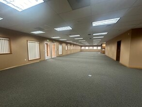 8656 W Gage Blvd, Kennewick, WA for lease Interior Photo- Image 2 of 3