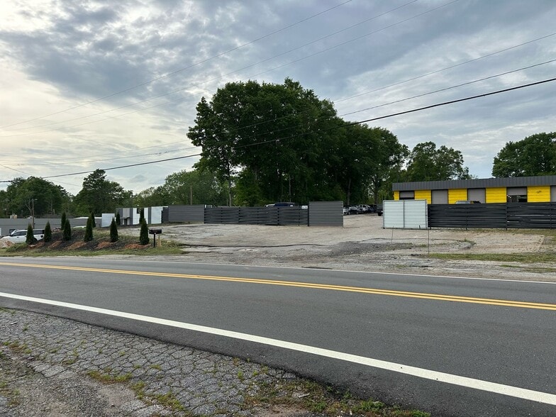 860 W Main St, Spartanburg, SC for sale - Building Photo - Image 2 of 39