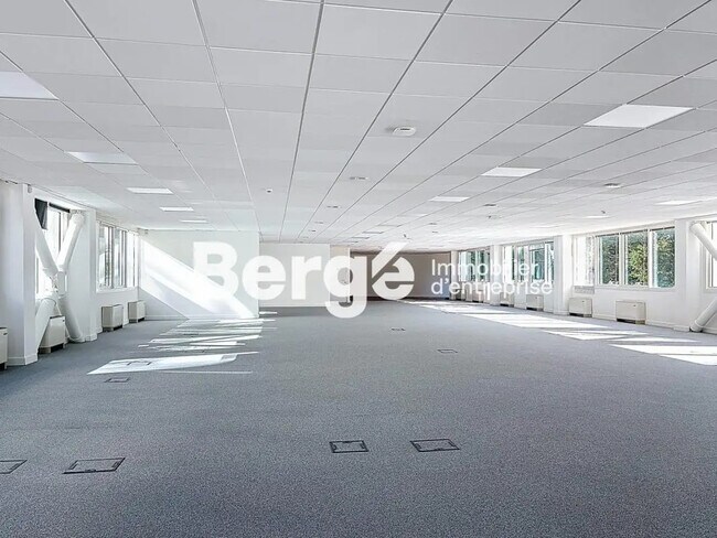 Location Bureaux 501 m²