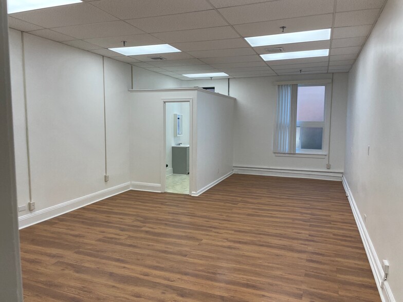 17-23 N Main St, Port Chester, NY for lease - Interior Photo - Image 2 of 5