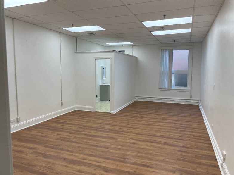 17-23 N Main St, Port Chester, NY for lease - Interior Photo - Image 3 of 6