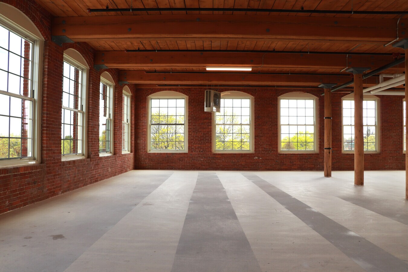 165 Thorndike St, Lowell, MA 01852