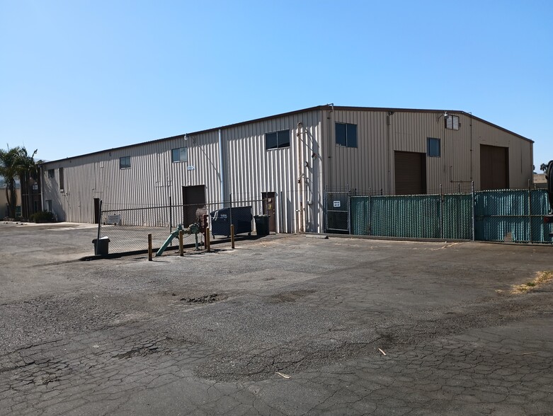 1015 Linda Vista Dr, San Marcos, CA for lease - Building Photo - Image 1 of 2