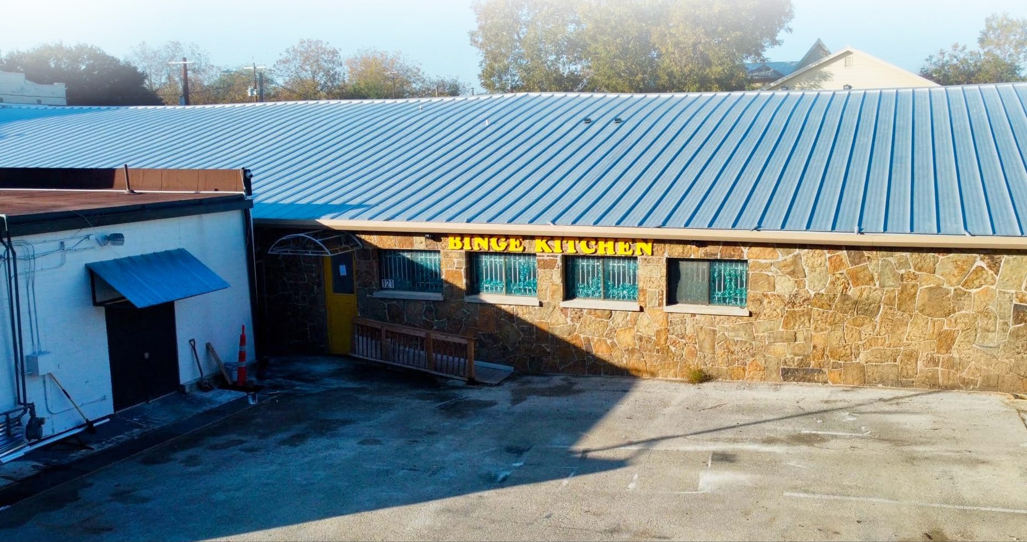 208-212 W San Antonio St, San Marcos, TX for lease Primary Photo- Image 1 of 8