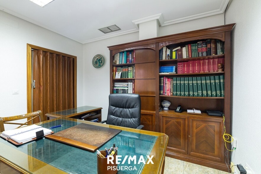 Calle Dársena, 5, Valladolid, Valladolid for sale - Building Photo - Image 1 of 24