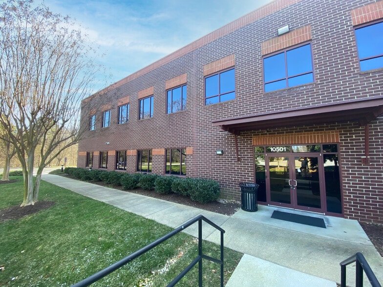 10501 Trade Ct, Richmond, VA for lease - Building Photo - Image 3 of 6