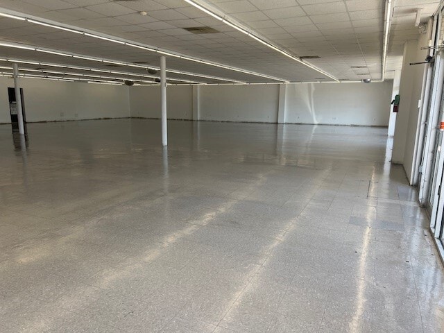 2869 W Chestnut Expy, Springfield, MO for lease - Building Photo - Image 3 of 5