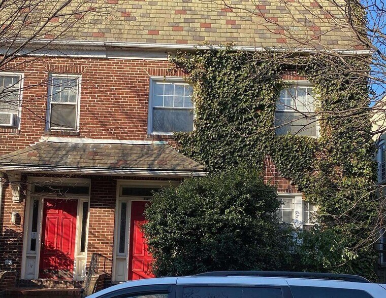 3722 90th St, Jackson Heights, NY for sale - Primary Photo - Image 1 of 1