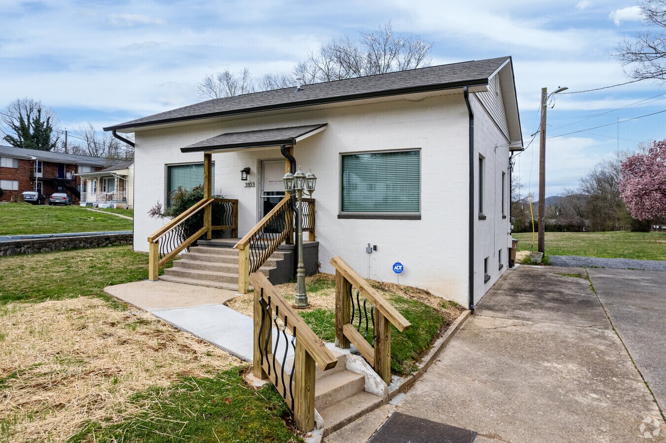 3103 Whittle Springs Rd, Knoxville, TN 37917