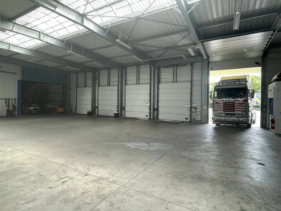 Industrial in La Haie-Fouassière for lease Building Photo- Image 1 of 5