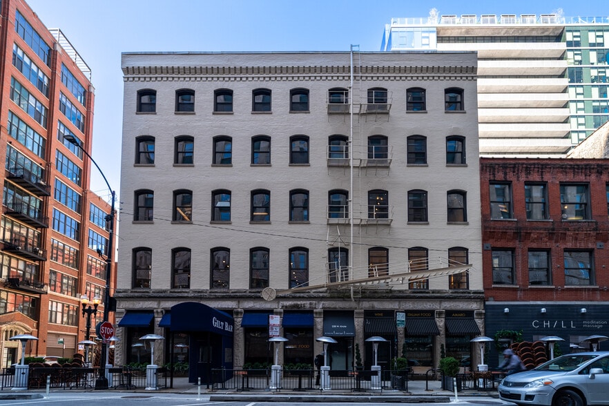 220-230 W Kinzie St, Chicago, IL for lease - Building Photo - Image 2 of 13
