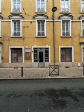 Retail in Villefranche-sur-Saône for lease Building Photo- Image 1 of 7