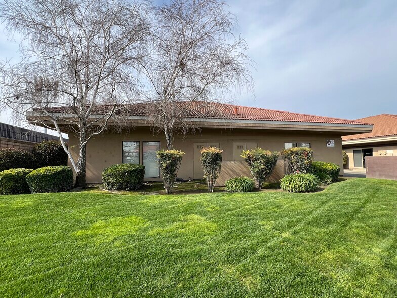 3321-3323 S Fairway St, Visalia, CA for sale - Building Photo - Image 1 of 1