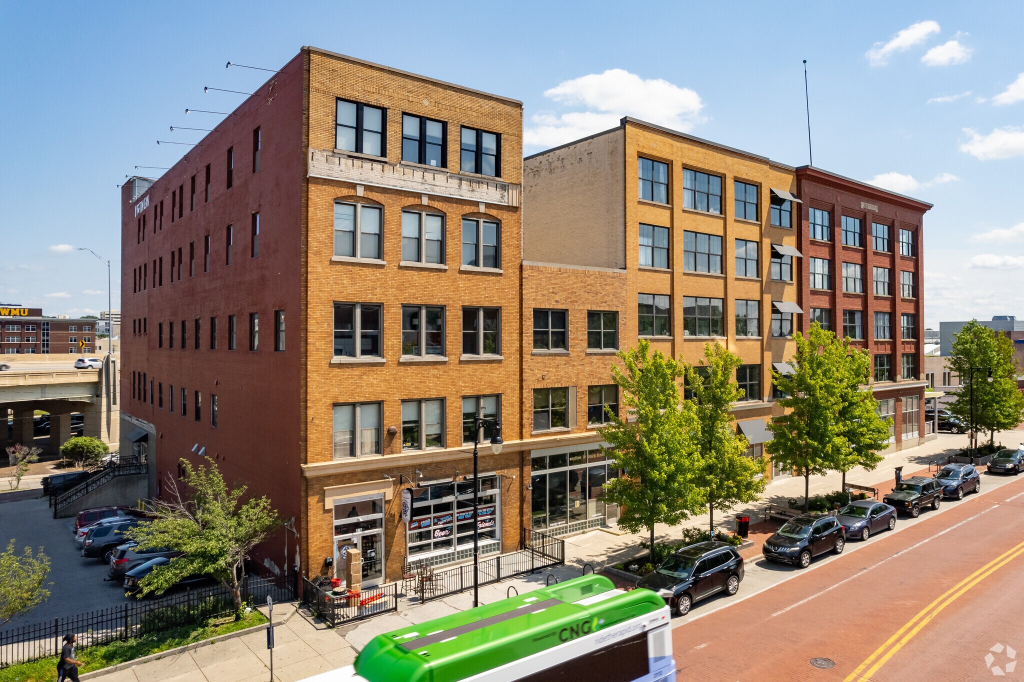 206 Cesar E Chavez Ave SW, Grand Rapids, MI for sale Primary Photo- Image 1 of 1