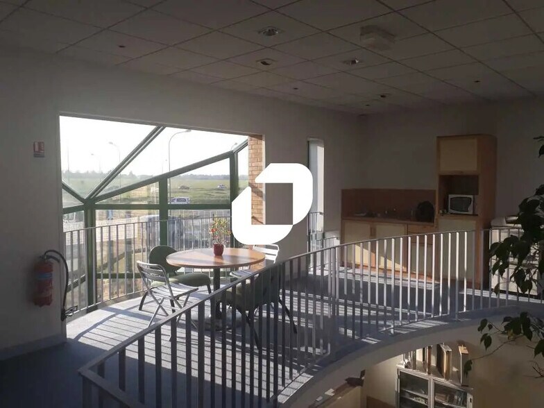 Office in Gometz-le-Châtel for lease - Building Photo - Image 2 of 8