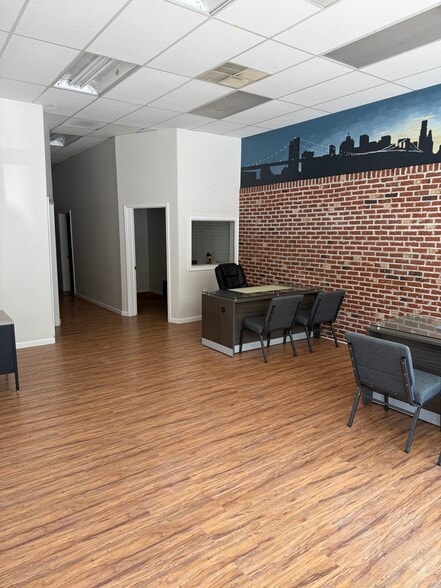 475 Spotswood Englishtown Rd, Monroe Township, NJ for lease - Interior Photo - Image 2 of 10