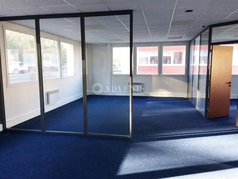 Office in Vendôme for lease - Interior Photo - Image 3 of 5