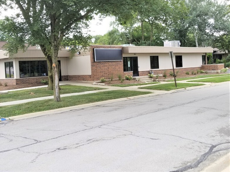 109 Royce Rd, Bolingbrook, IL for sale - Building Photo - Image 1 of 1