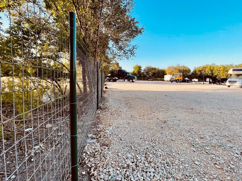 11295 Shaenfield Rd, San Antonio, TX 78254