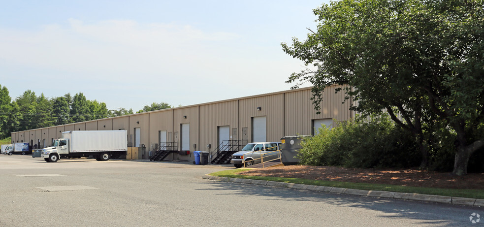 1381 S Park Dr, Kernersville, NC for lease - Building Photo - Image 2 of 3