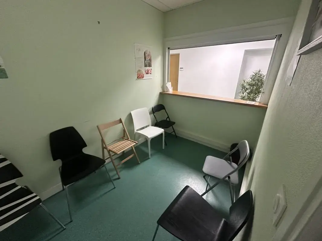 Office in Chartres for sale Interior Photo- Image 1 of 9