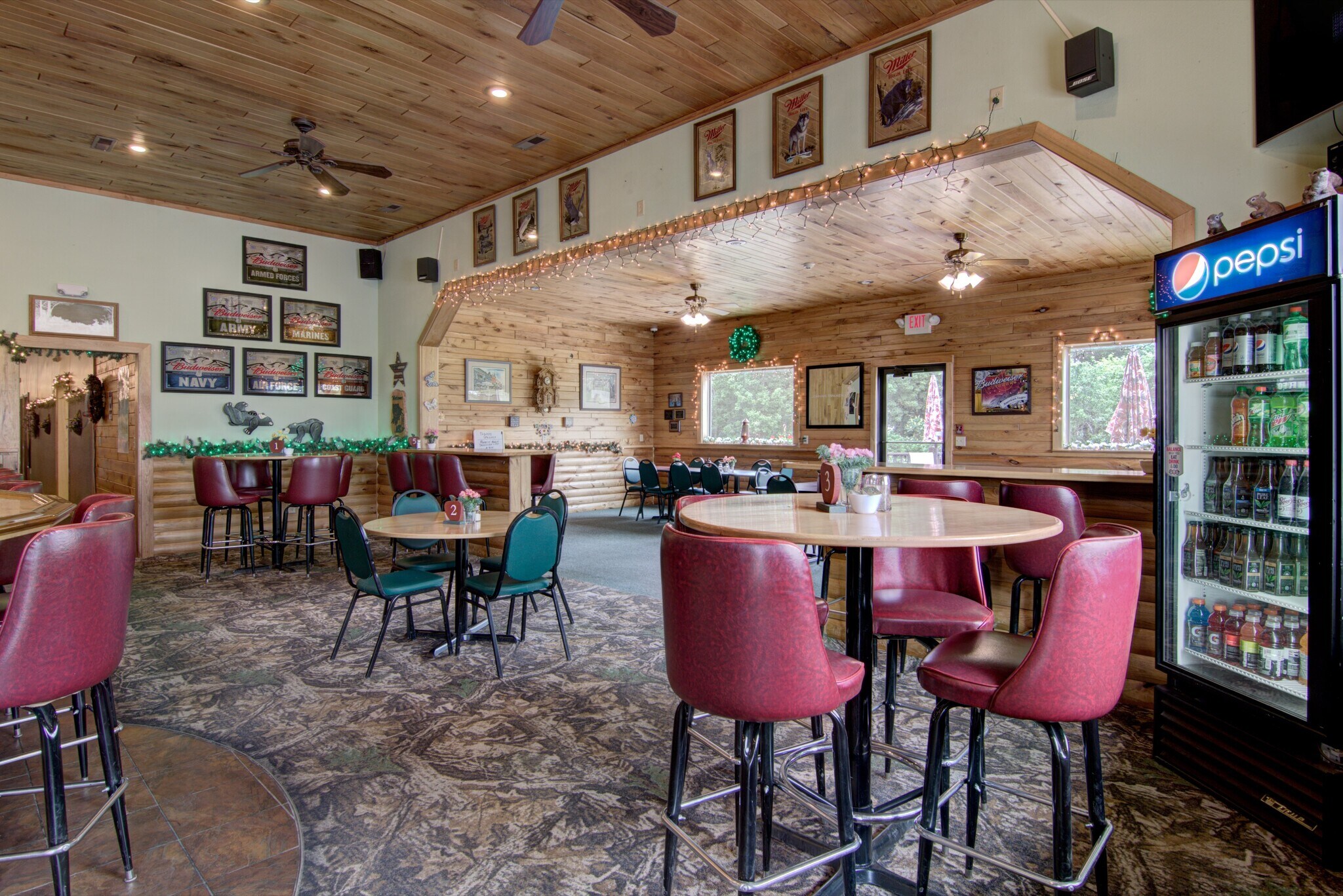 415 W US Highway 10, Neillsville, WI 54456 Apple Valley Bar and Grill