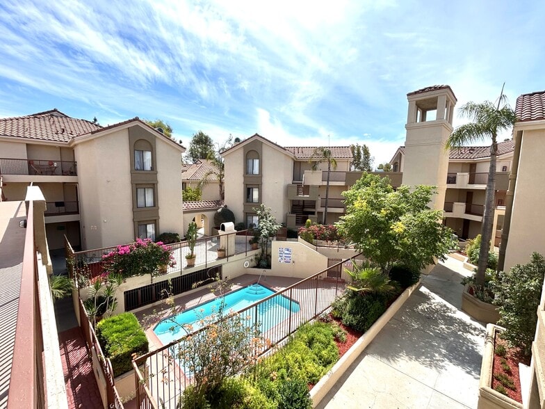 8350 Gardendale St, Paramount, CA for sale - Building Photo - Image 3 of 32