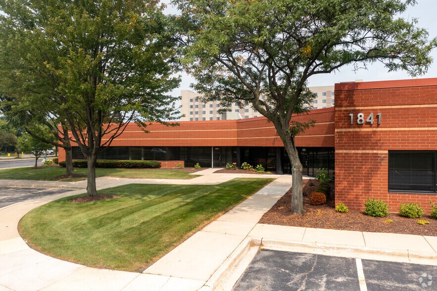1841 Centre Point Cir, Naperville, IL for lease - Building Photo - Image 2 of 10