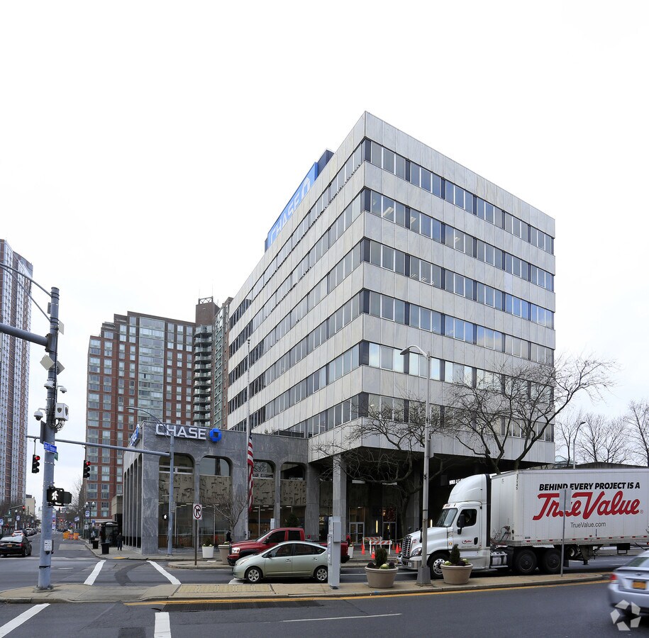 270 North Ave, New Rochelle, NY 10801