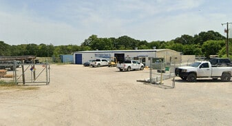 6915 Russell Curry Rd, Arlington TX - Warehouse