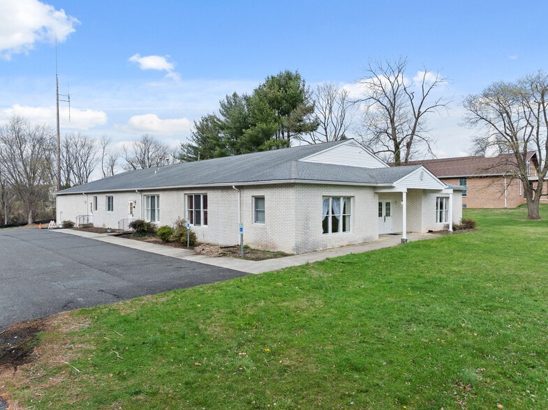 70 County 526 rd, Allentown, NJ for lease - Primary Photo - Image 1 of 33