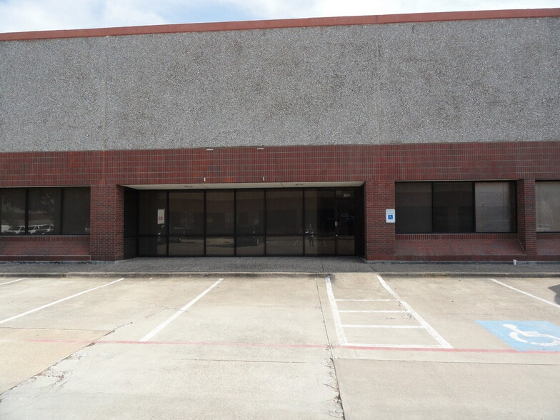 2109 Luna Rd, Carrollton, TX for lease - Building Photo - Image 3 of 5