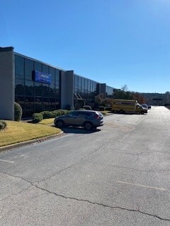 131 W Oxmoor Rd, Birmingham, AL for lease - Building Photo - Image 2 of 11