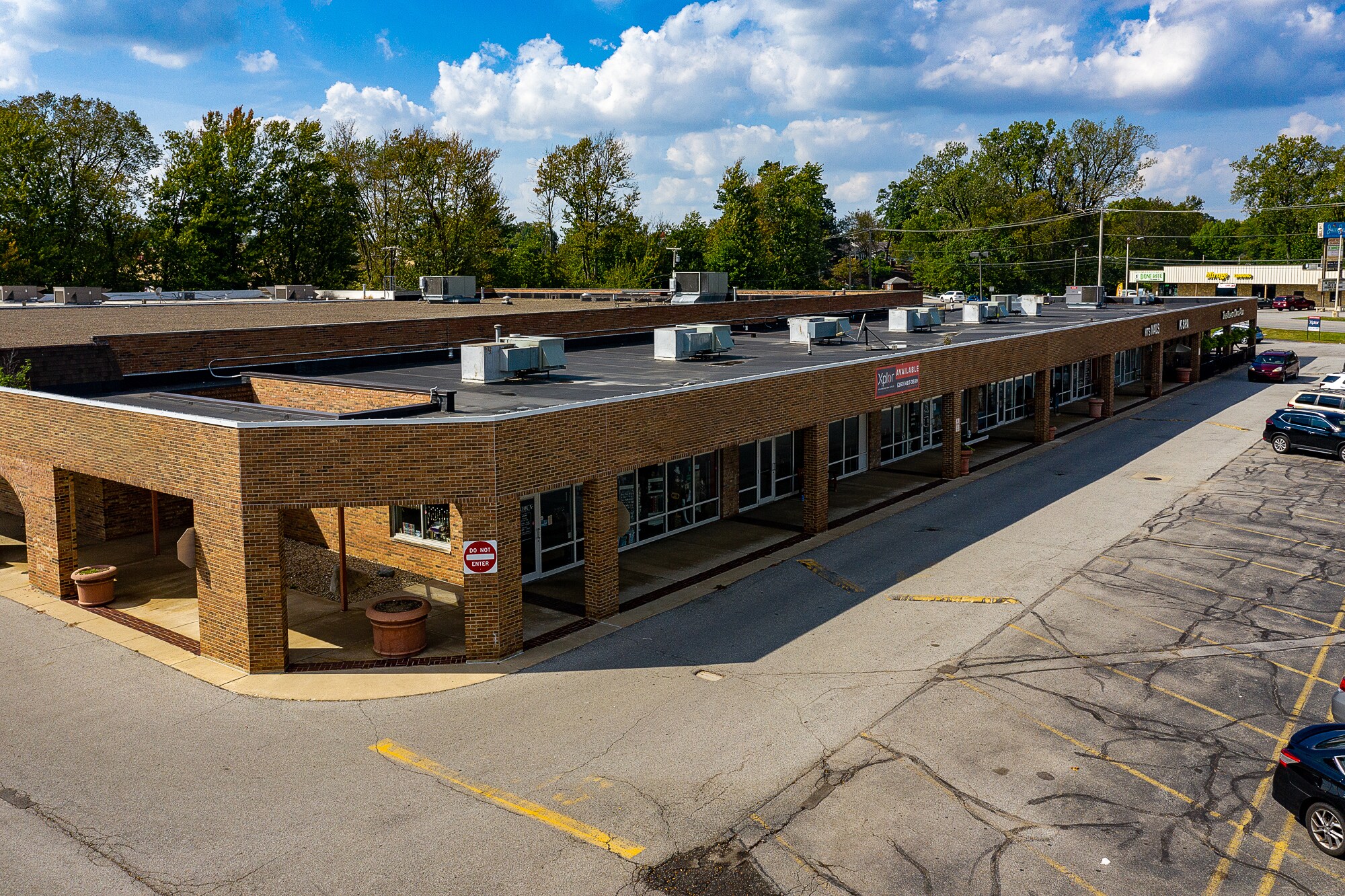 6256 W Jefferson Blvd, Fort Wayne, IN for lease Building Photo- Image 1 of 3