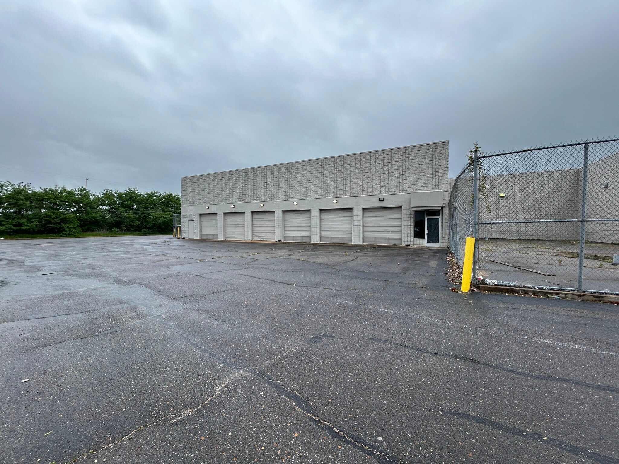 550 Stateline Rd W, Southaven, MS 38671 Stateline Square