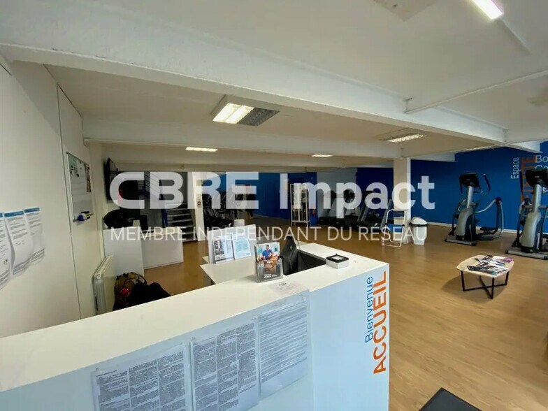 Flex in Dijon for lease - Interior Photo - Image 3 of 5