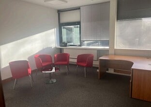 Gemini Crescent, Dundee for lease Building Photo- Image 1 of 1